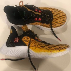 Stephen curry flow under armour shoes 6Y